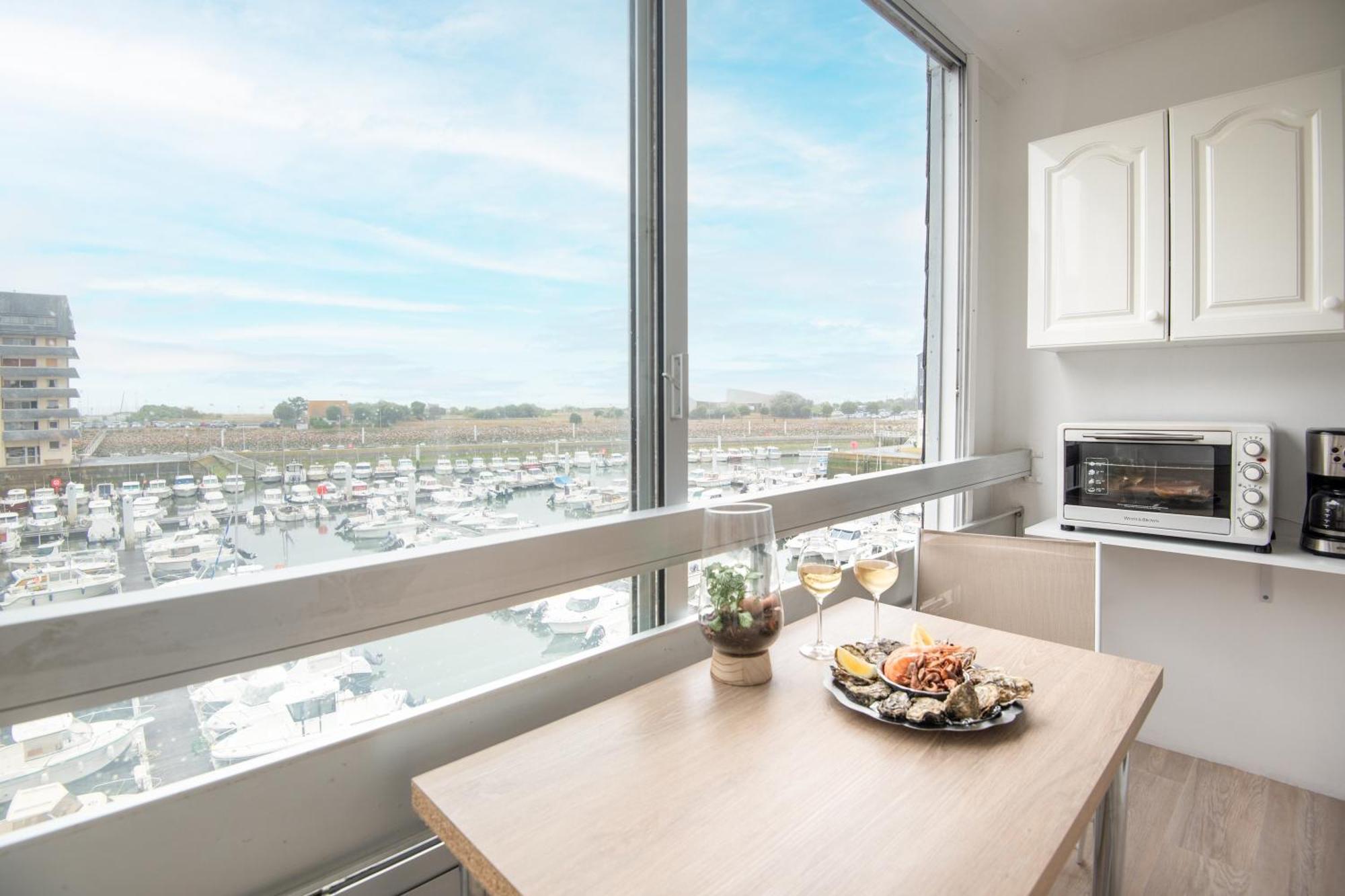 Face A Juno - Vue Et Port * Courseulles-sur-Mer